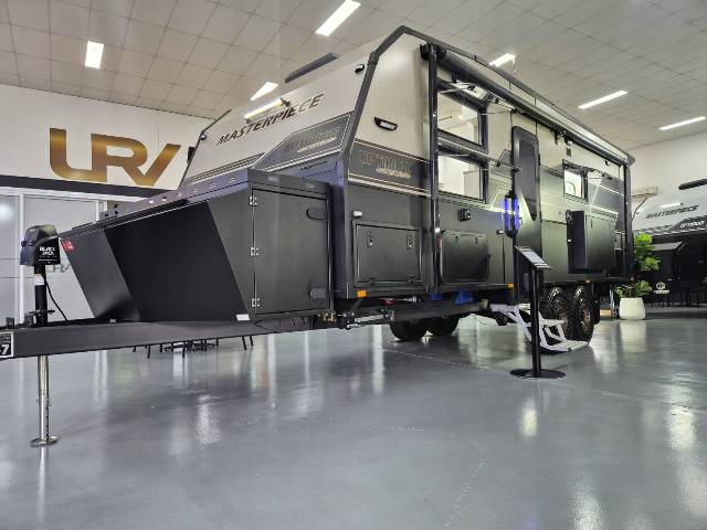 2025 MASTERPIECE DIRECTORS EDITION 23′ CARAVAN