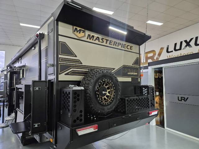 2025 MASTERPIECE DIRECTORS EDITION 23′ CARAVAN