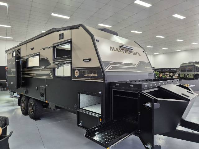 2025 MASTERPIECE DIRECTORS EDITION 23′ CARAVAN