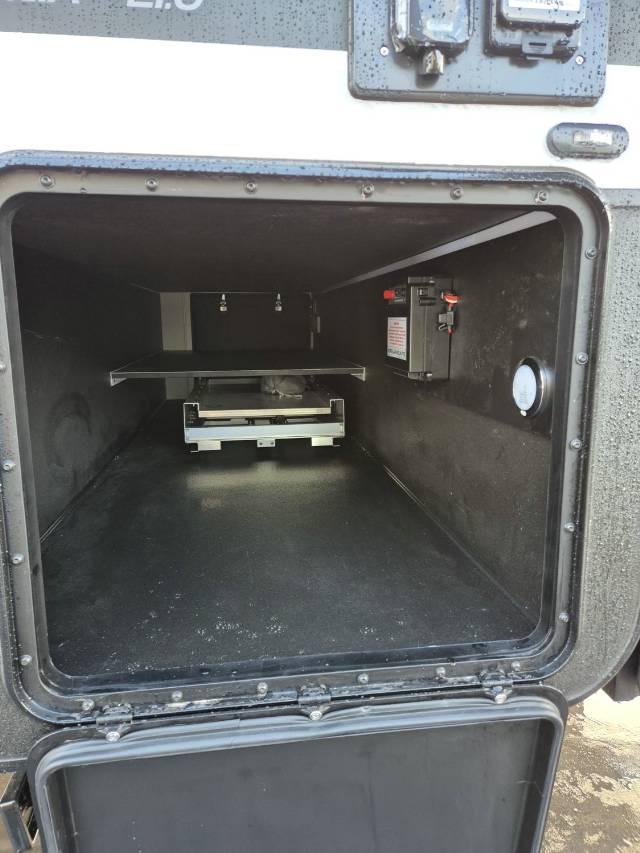 2025 TITANIUM S4 21FD 21′ CLUB LARGE ENSUITE CARAVAN