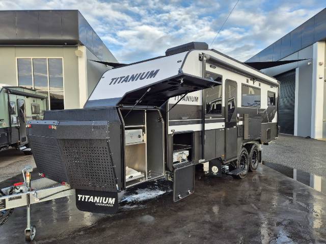 2025 TITANIUM S4 21FD 21′ CLUB LARGE ENSUITE CARAVAN