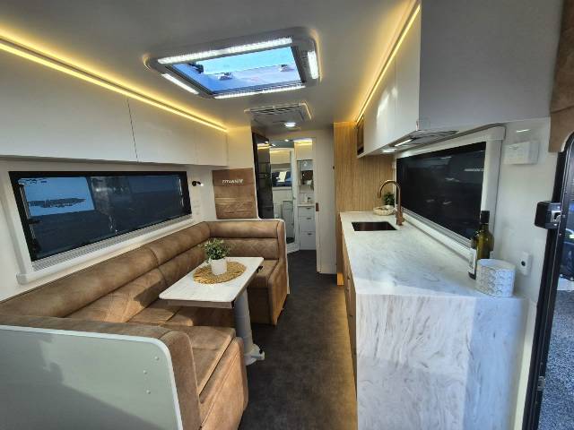 2025 TITANIUM S4 21FD 21′ CLUB LARGE ENSUITE CARAVAN