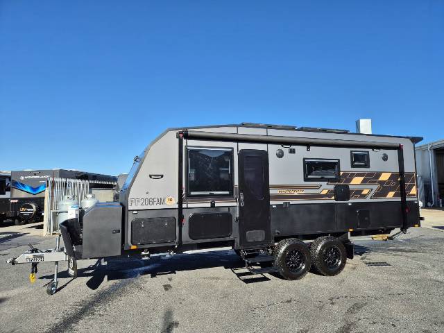 2025 MASTERPIECE PERFORMANCE 206 FAM 3 BUNK CARAVAN