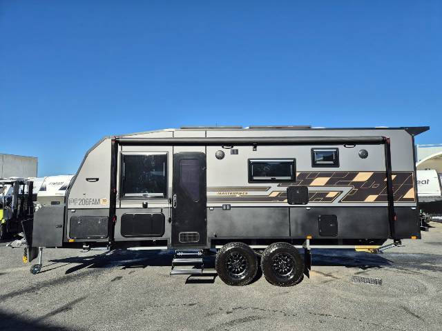 2025 MASTERPIECE PERFORMANCE 206 FAM 3 BUNK CARAVAN