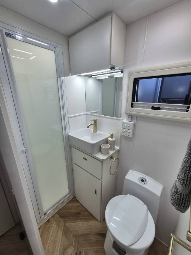 2025 MASTERPIECE PERFORMANCE 206 FAM 3 BUNK CARAVAN