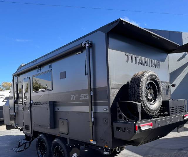 2025 TITANIUM S3 18D/T QUEEN EAST-WEST BUNK CARAVAN