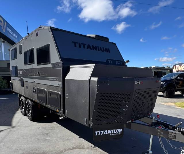 2025 TITANIUM S3 18D/T QUEEN EAST-WEST BUNK CARAVAN