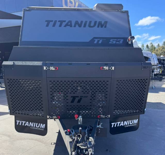 2025 TITANIUM S3 18D/T QUEEN EAST-WEST BUNK CARAVAN