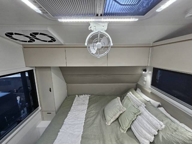 2025 TITANIUM S3 18D/T QUEEN EAST-WEST BUNK CARAVAN
