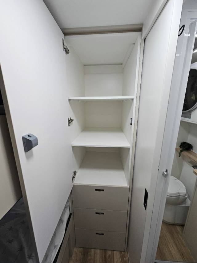 2025 TITANIUM S3 18D/T QUEEN EAST-WEST BUNK CARAVAN