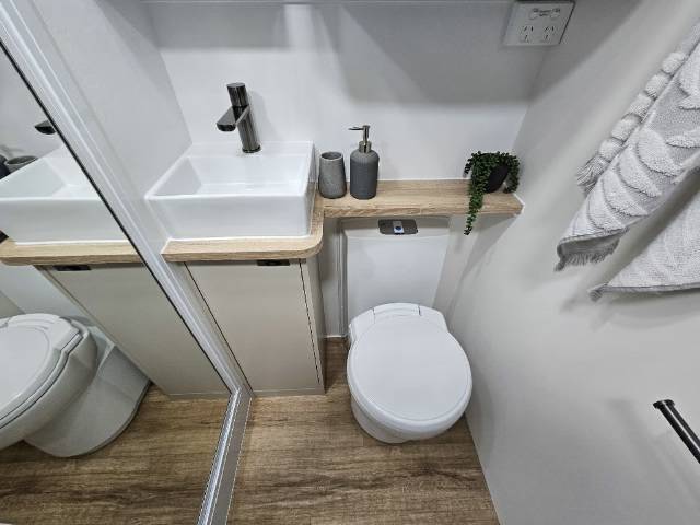 2025 TITANIUM S3 18D/T QUEEN EAST-WEST BUNK CARAVAN