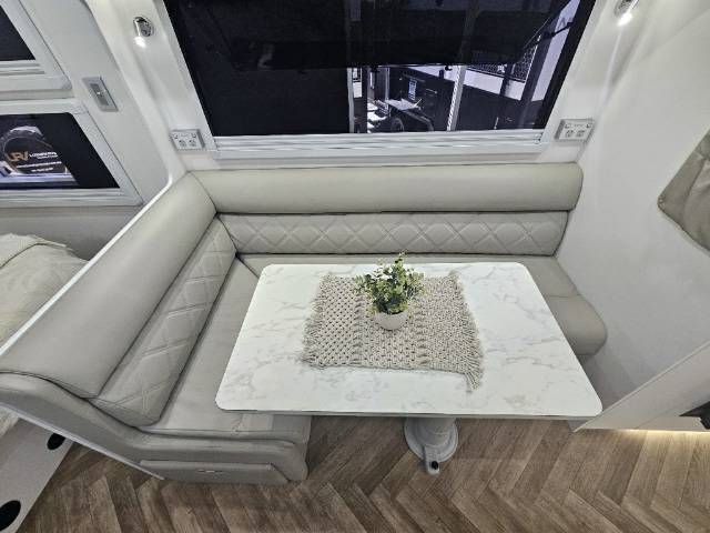 2025 RETREAT ERV 217C CARAVAN
