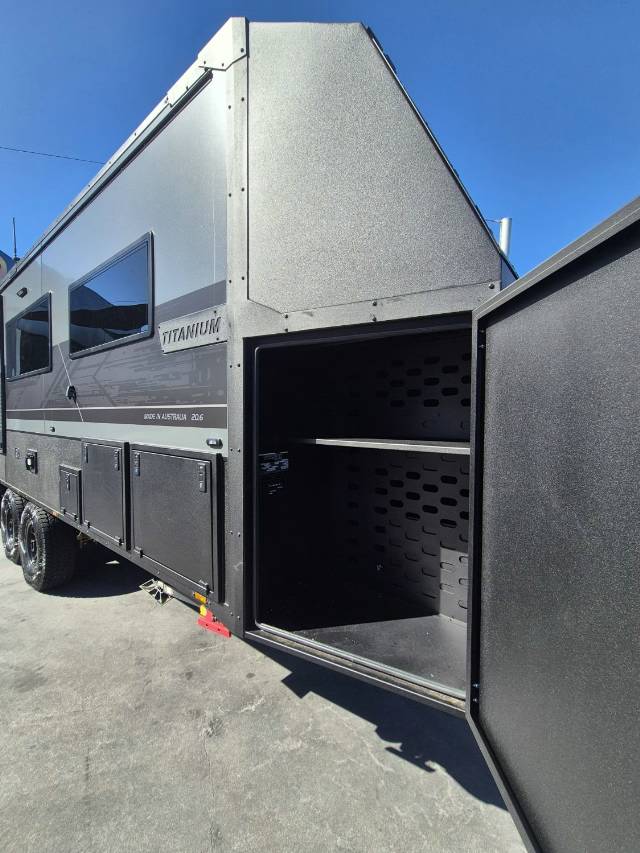 2026 TITANIUM WS1 206KBD/T 20’6 KING BED CARAVAN
