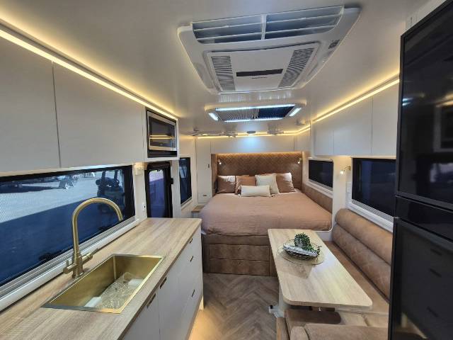2026 TITANIUM WS1 206KBD/T 20’6 KING BED CARAVAN