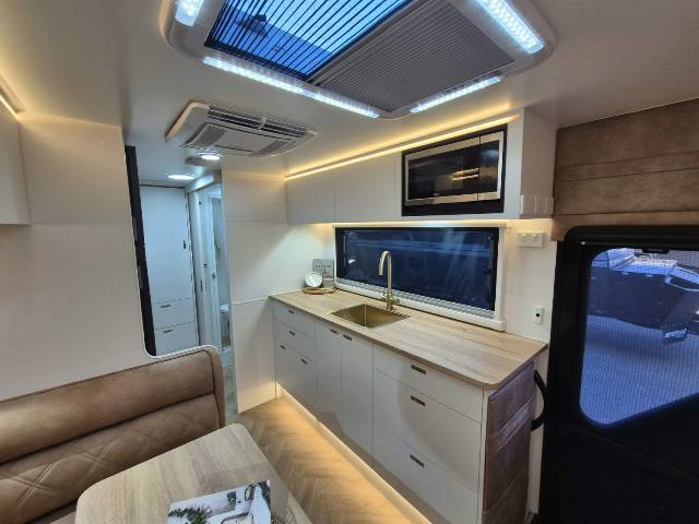 2026 TITANIUM WS1 206KBD/T 20’6 KING BED CARAVAN