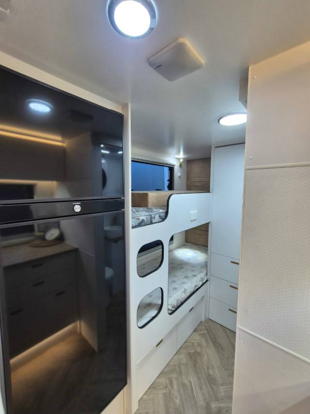 2026 TITANIUM WS1 206KBD/T 20’6 KING BED CARAVAN