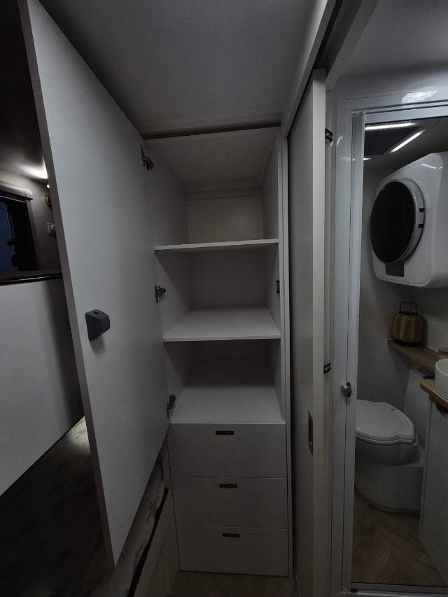 2026 TITANIUM WS1 206KBD/T 20’6 KING BED CARAVAN