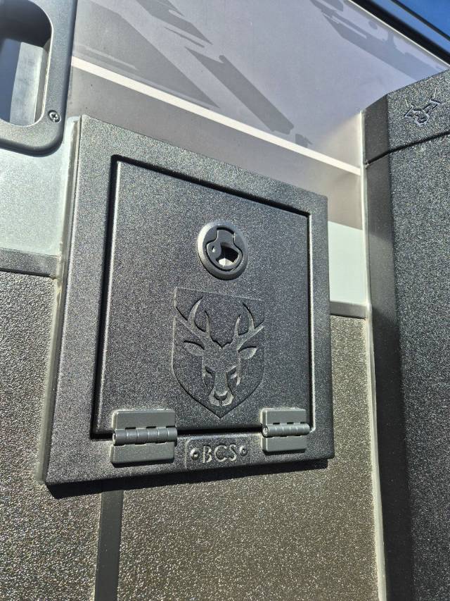 2026 TITANIUM WS1 206KBD/T 20’6 KING BED CARAVAN