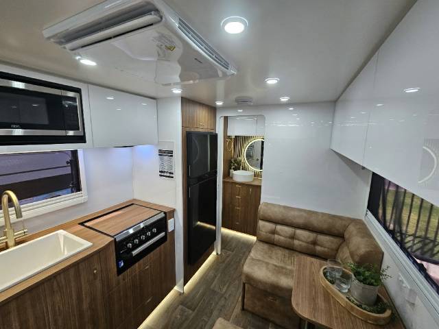 2025 RETREAT MACQUARIE 186C CARAVAN