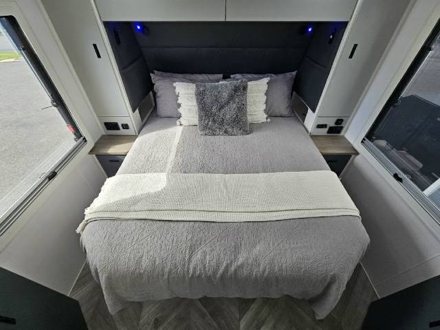 2026 MASTERPIECE PERFORMANCE 216 RC CARAVAN