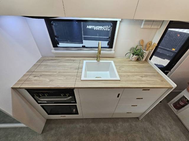 2026 NETWORK RV TOURING 21′ REAR BUNK CARAVAN