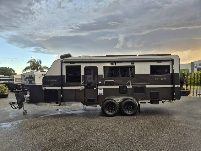 2026 TITANIUM S4 210FD 21′ CLUB LARGE ENSUITE CARAVAN