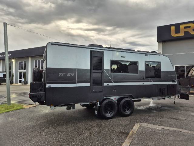 2026 TITANIUM S4 210FD 21′ CLUB LARGE ENSUITE CARAVAN