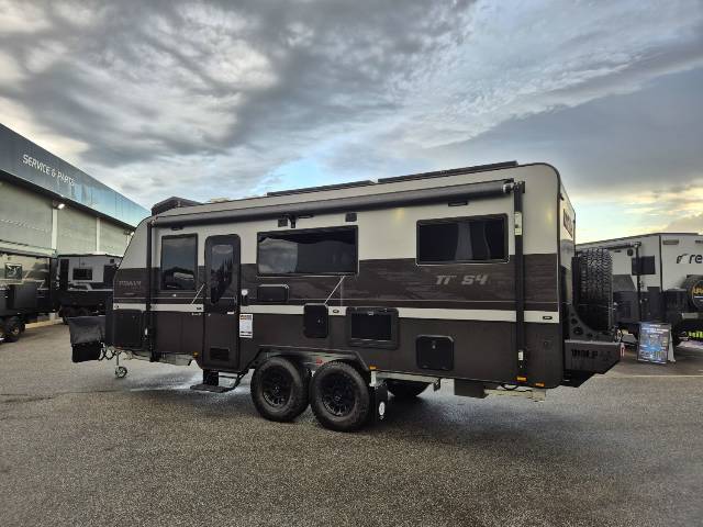 2026 TITANIUM S4 210FD 21′ CLUB LARGE ENSUITE CARAVAN