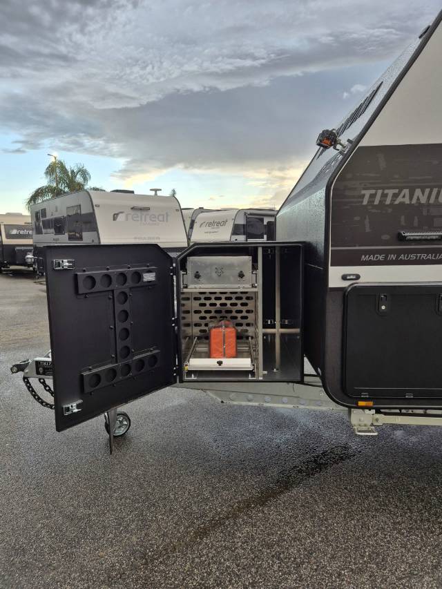 2026 TITANIUM S4 210FD 21′ CLUB LARGE ENSUITE CARAVAN