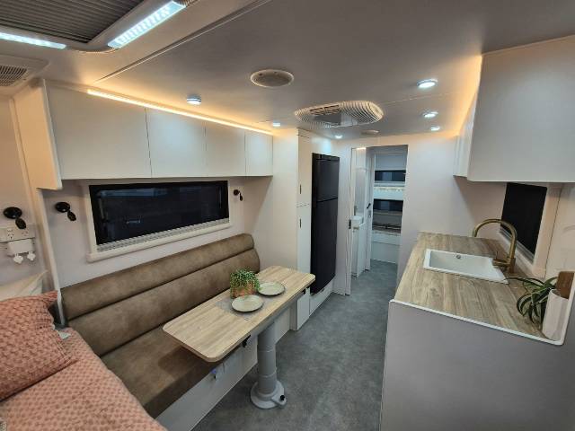 2026 NETWORK RV TOURING 21′ REAR BUNK CARAVAN