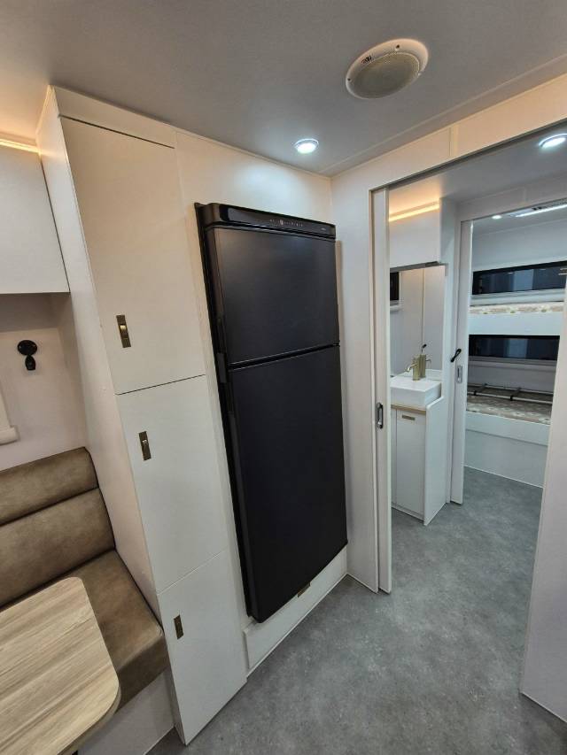 2026 NETWORK RV TOURING 21′ REAR BUNK CARAVAN