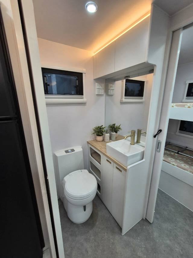 2026 NETWORK RV TOURING 21′ REAR BUNK CARAVAN