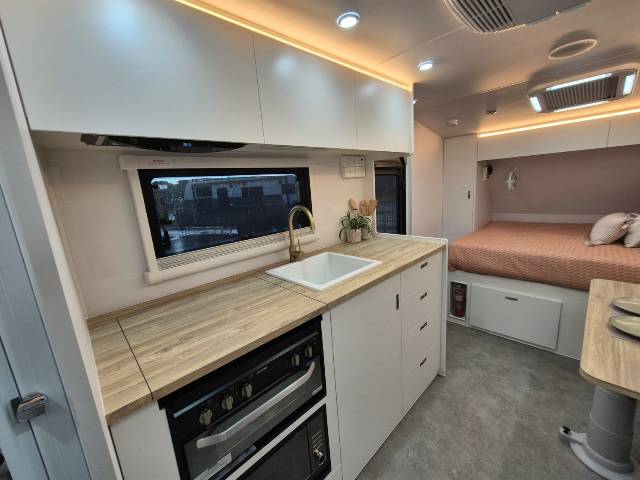2026 NETWORK RV TOURING 21′ REAR BUNK CARAVAN