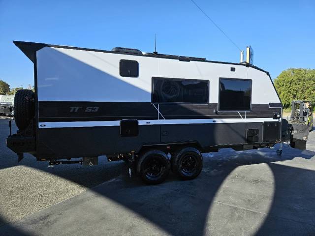 2026 TITANIUM S3 20FD 20′ FRONT DOOR CARAVAN