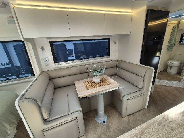2026 TITANIUM S4 210FD 21′ CLUB LARGE ENSUITE CARAVAN