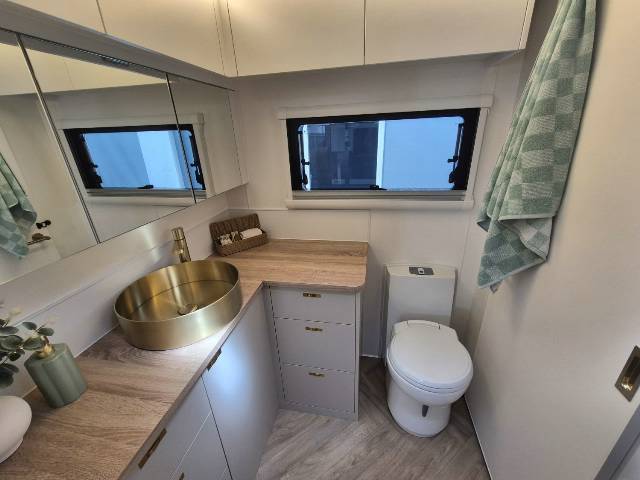 2026 TITANIUM S4 210FD 21′ CLUB LARGE ENSUITE CARAVAN