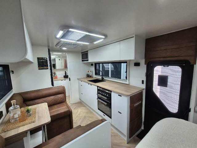 2026 TITANIUM S3 20FD 20′ FRONT DOOR CARAVAN