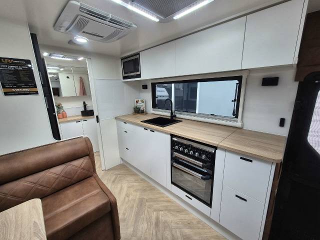 2026 TITANIUM S3 20FD 20′ FRONT DOOR CARAVAN