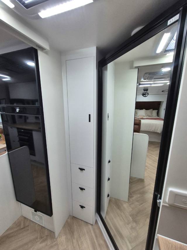 2026 TITANIUM S3 20FD 20′ FRONT DOOR CARAVAN