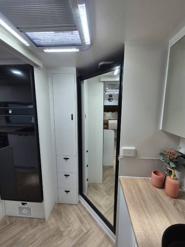 2026 TITANIUM S3 20FD 20′ FRONT DOOR CARAVAN