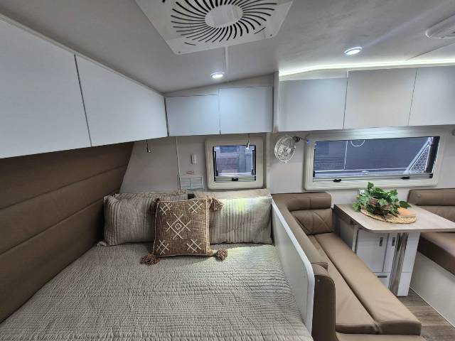 2026 MASTERPIECE PERFORMANCE 18 CARAVAN