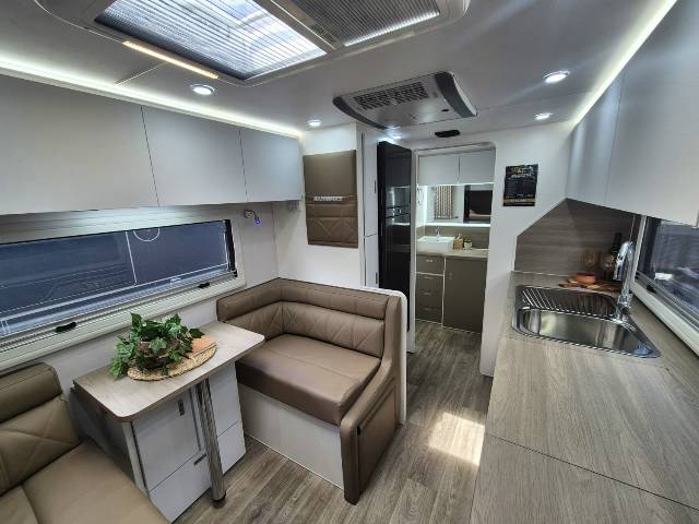 2026 MASTERPIECE PERFORMANCE 18 CARAVAN