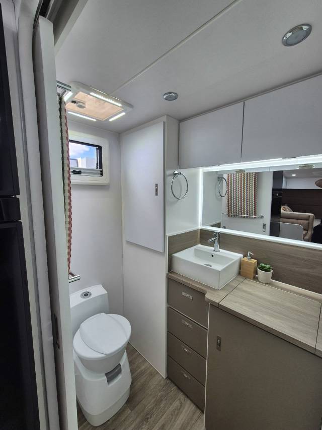 2026 MASTERPIECE PERFORMANCE 18 CARAVAN