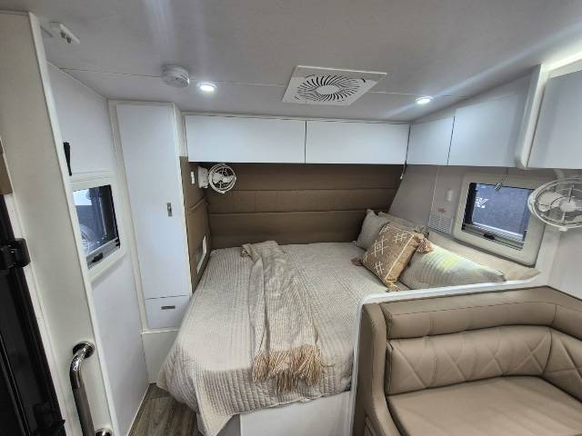 2026 MASTERPIECE PERFORMANCE 18 CARAVAN