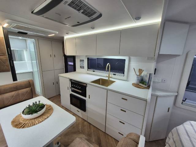 2026 MASTERPIECE PERFORMANCE 206 RD CARAVAN