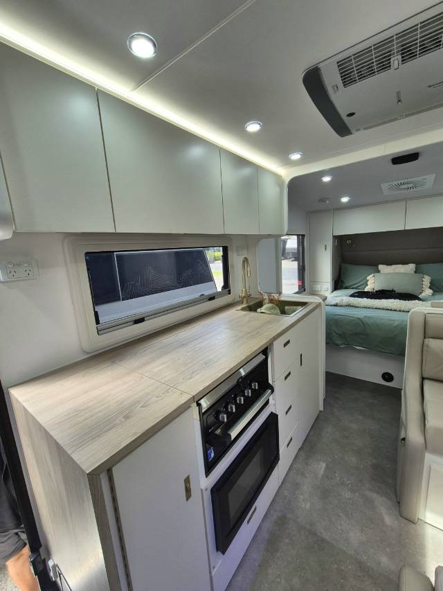 2026 MASTERPIECE PERFORMANCE 196R CARAVAN