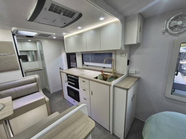 2026 MASTERPIECE PERFORMANCE 196R CARAVAN