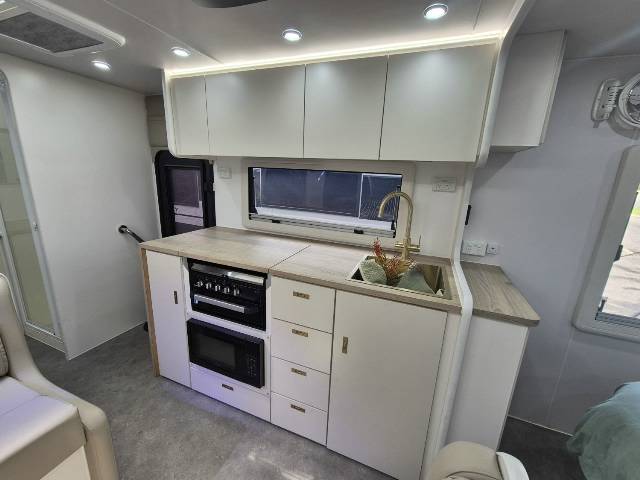 2026 MASTERPIECE PERFORMANCE 196R CARAVAN