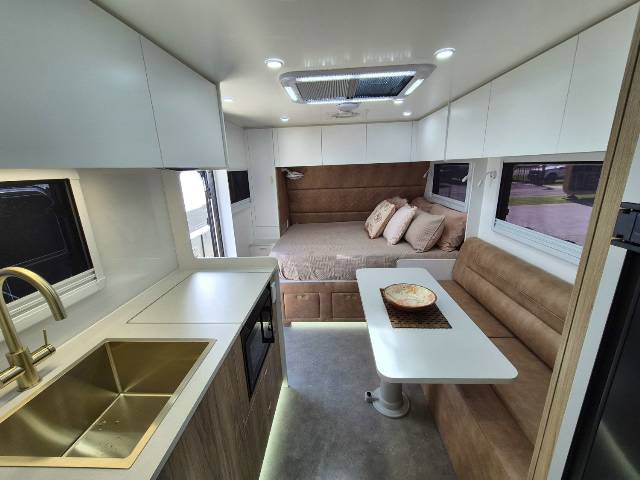 2026 RETREAT FRASER 216C RB FAMILY CARAVAN