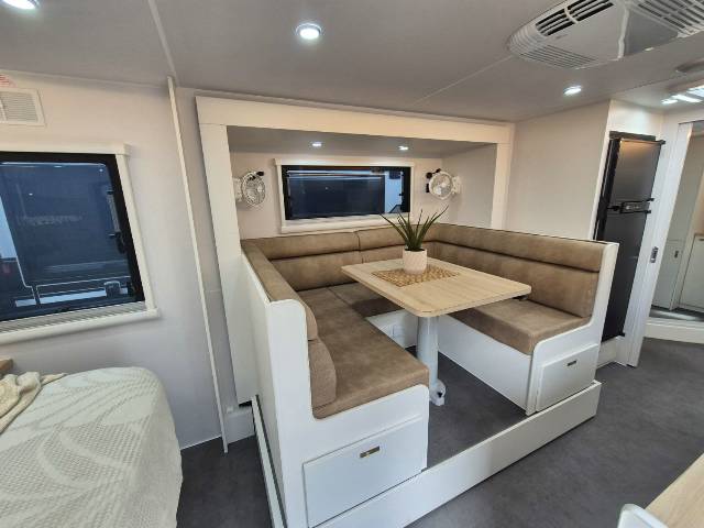 2026 NETWORK RV TOURING 22′ SLIDE OUT CARAVAN